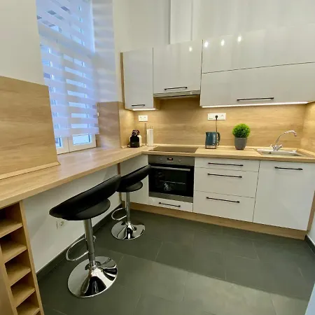 Apartment Sasfeszek Apartman Szeged